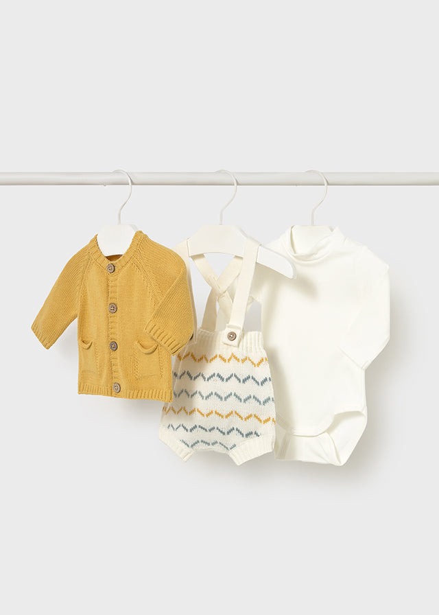 Conjunto pantalón corto tricot