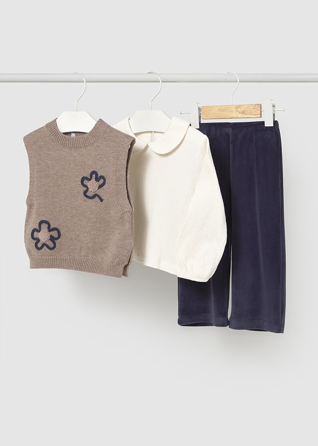 Conjunto con chaleco