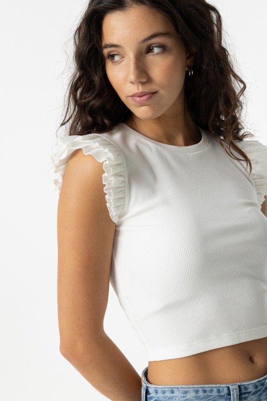 Camiseta volantes blanca.