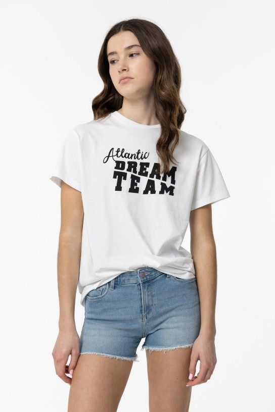 Camiseta manga corta blanca.