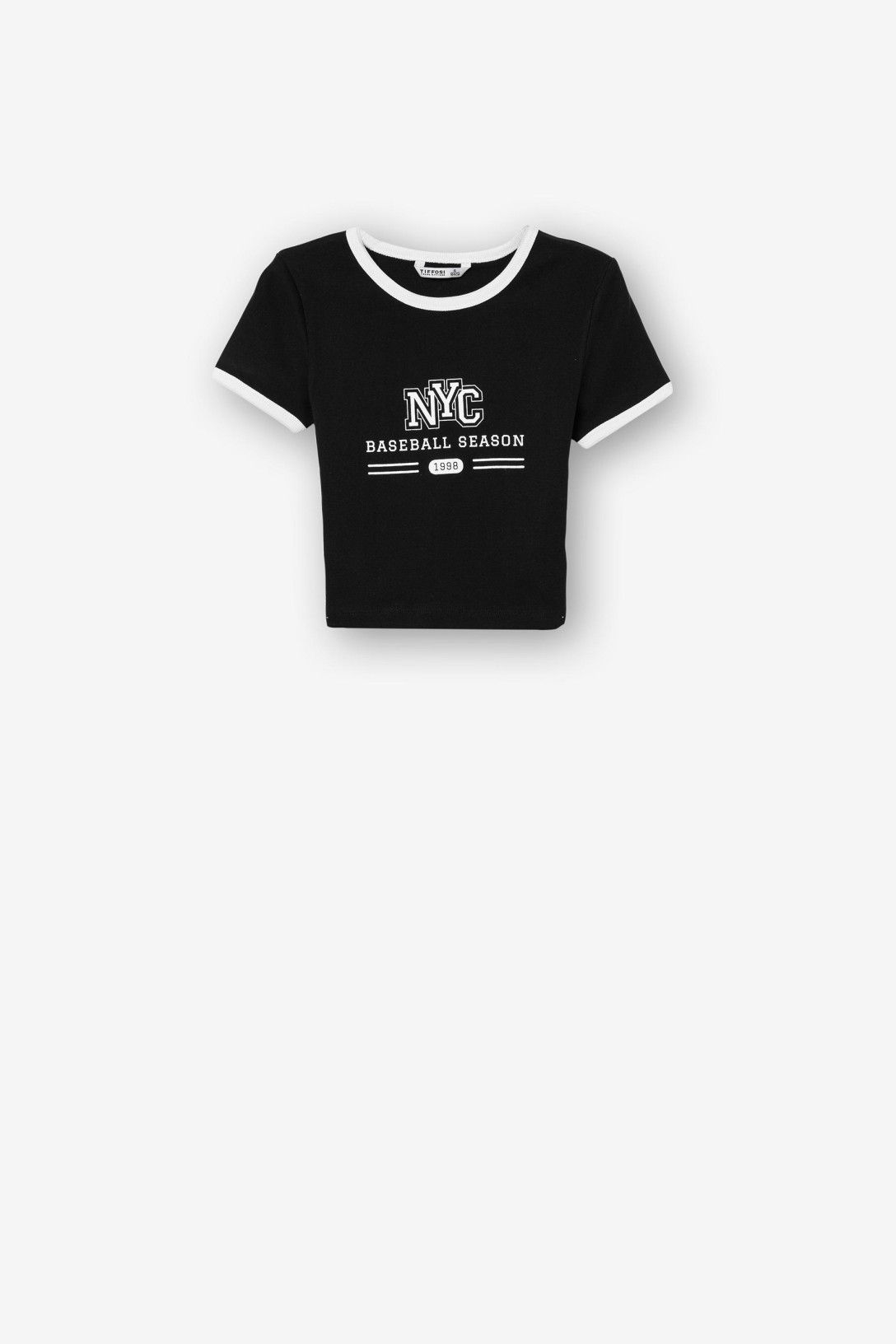 Camiseta corta de manga corta.