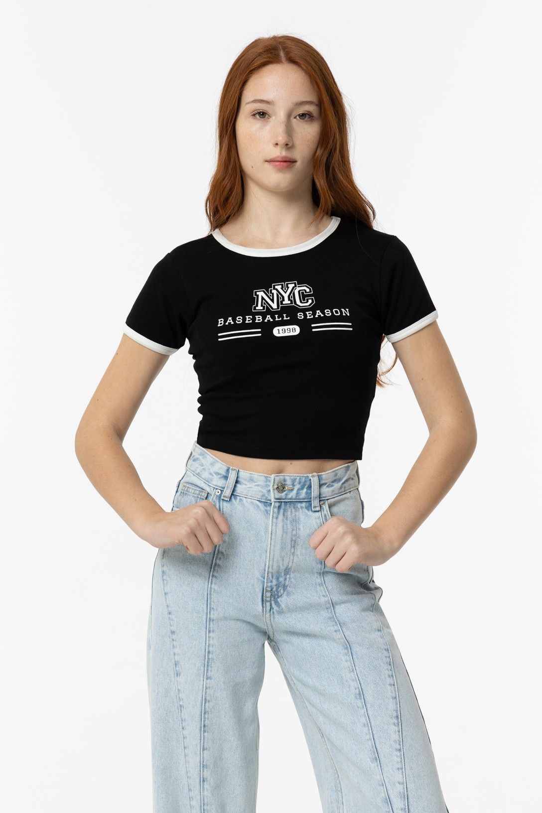 Camiseta corta de manga corta.