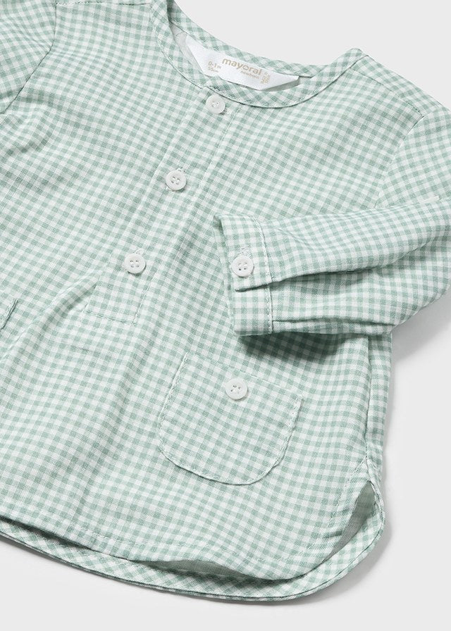 Conjunto de pantalón corto y camisa manga larga