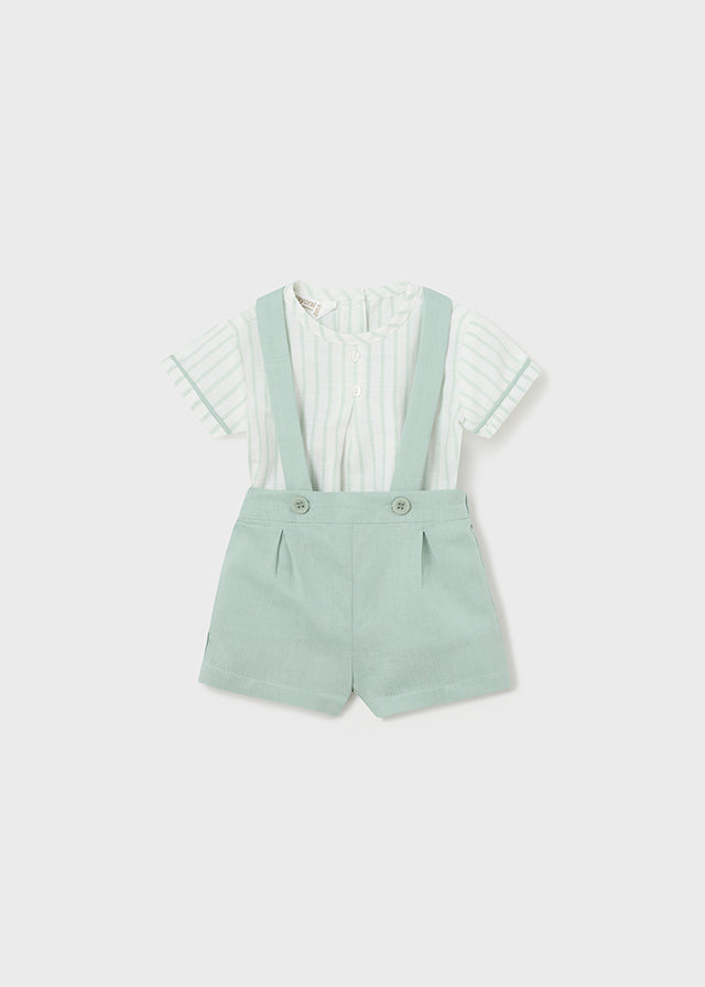Conjunto peto corto y camisa.