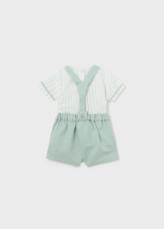 Conjunto peto corto y camisa.