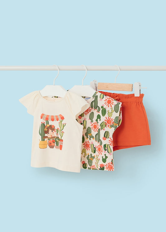 Conjunto short y 2 camisetas