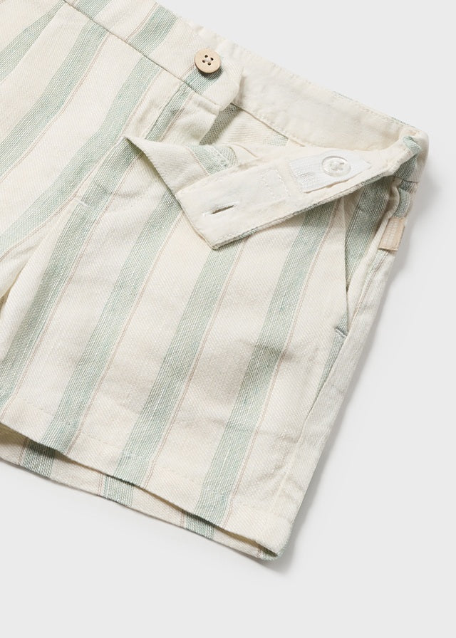 Conjunto de camisa y pantalón