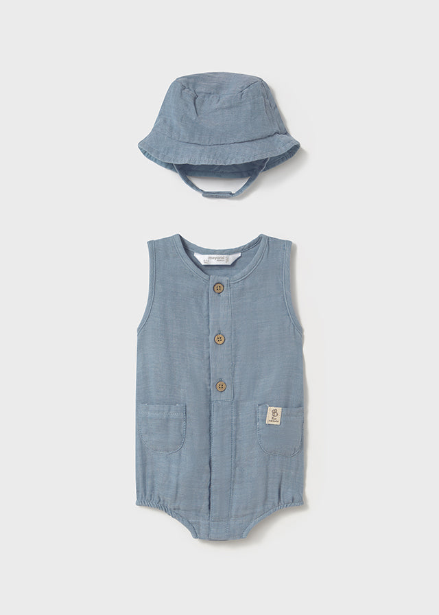 Pelele con gorro color denim.