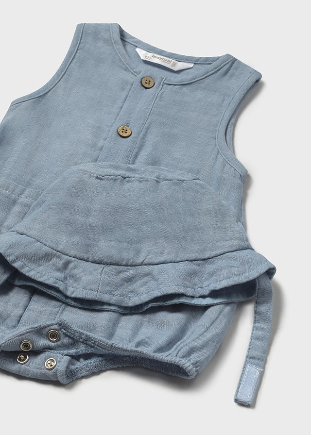 Pelele con gorro color denim.