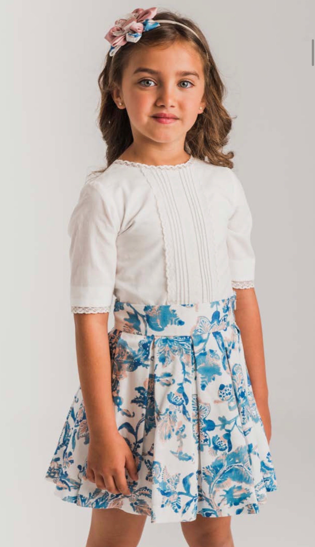 Conjunto blusa y falda