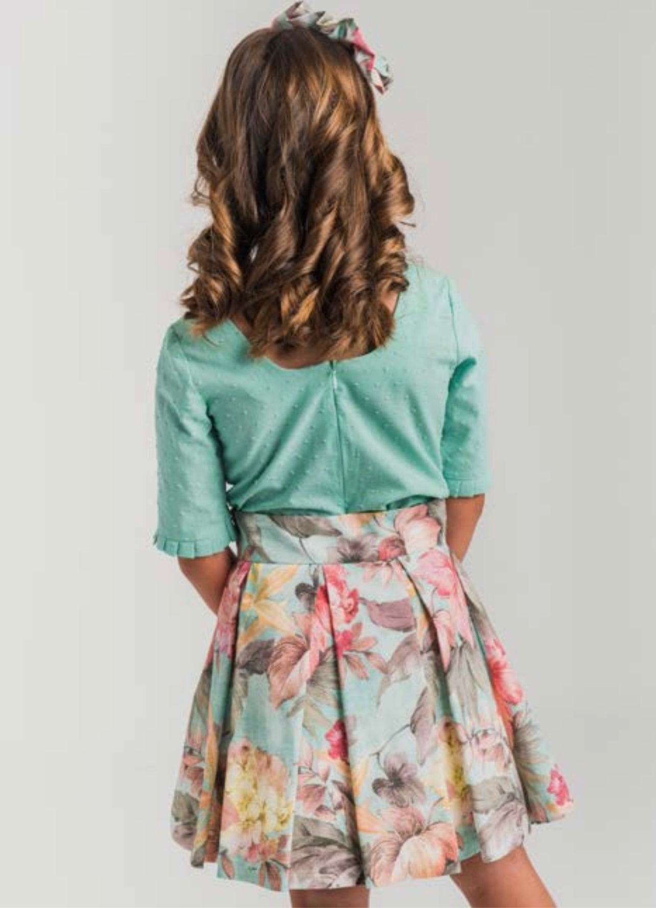 Conjunto blusa y falda