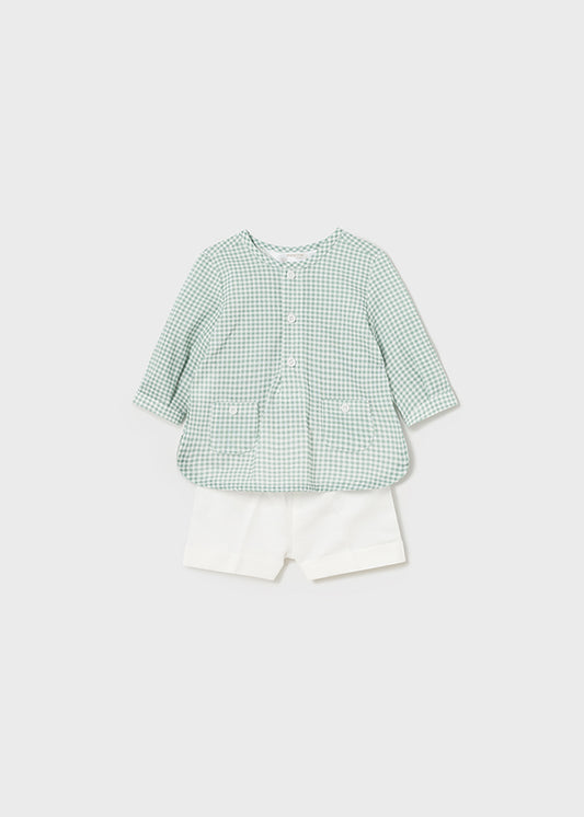 Conjunto de pantalón corto y camisa manga larga