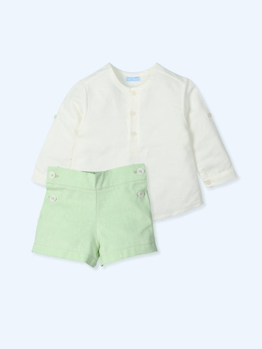 Conjunto Camisa y pantalón color verde.